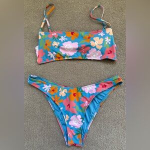 NEW - Billabong - SET - Summer Fields Bralette Top and Hike Bottom